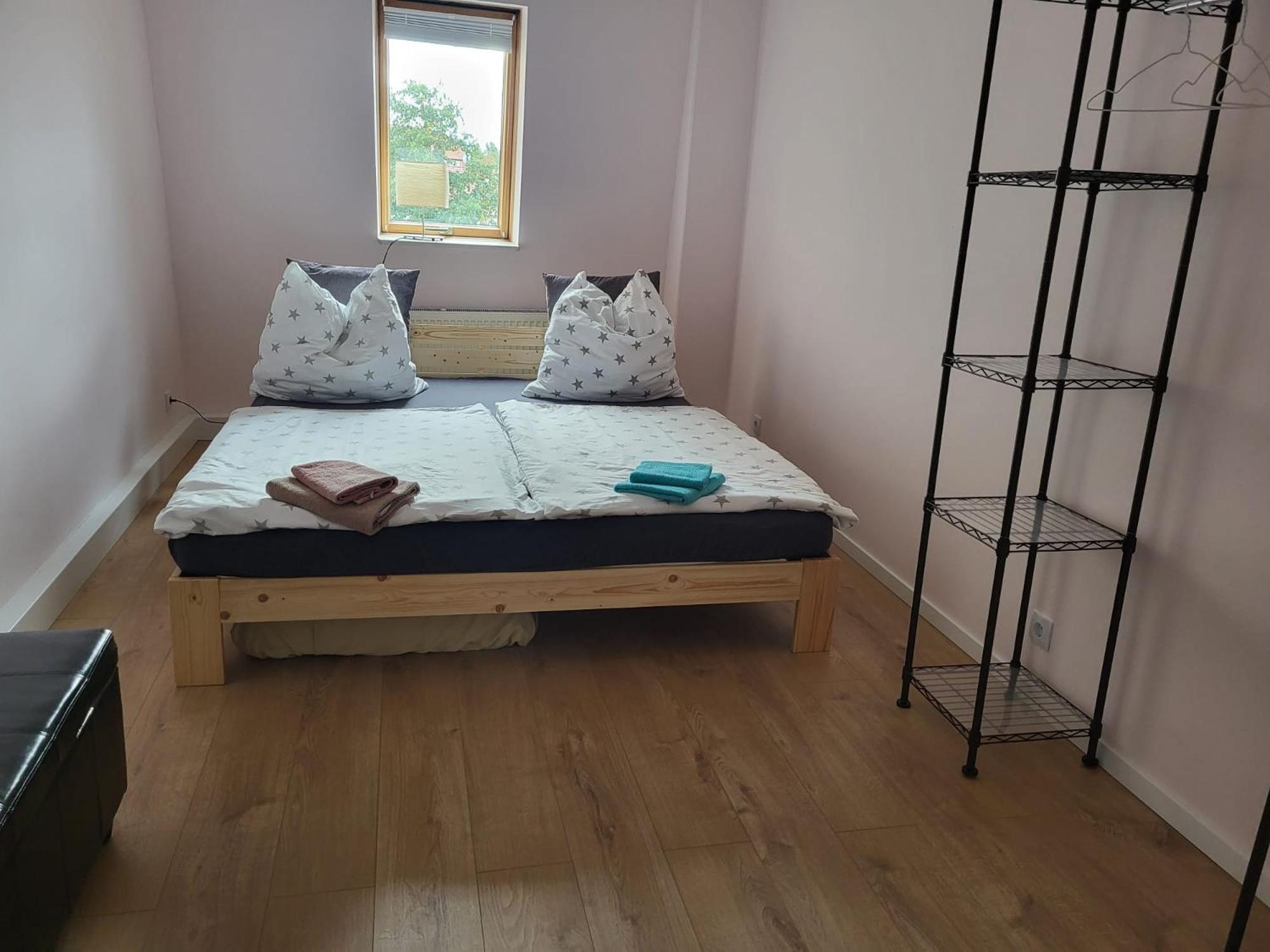 Schoene Neue 4 Zimmer Wohnung Mit Sued-Balkon Bis 8 Personen ナウムブルク エクステリア 写真
