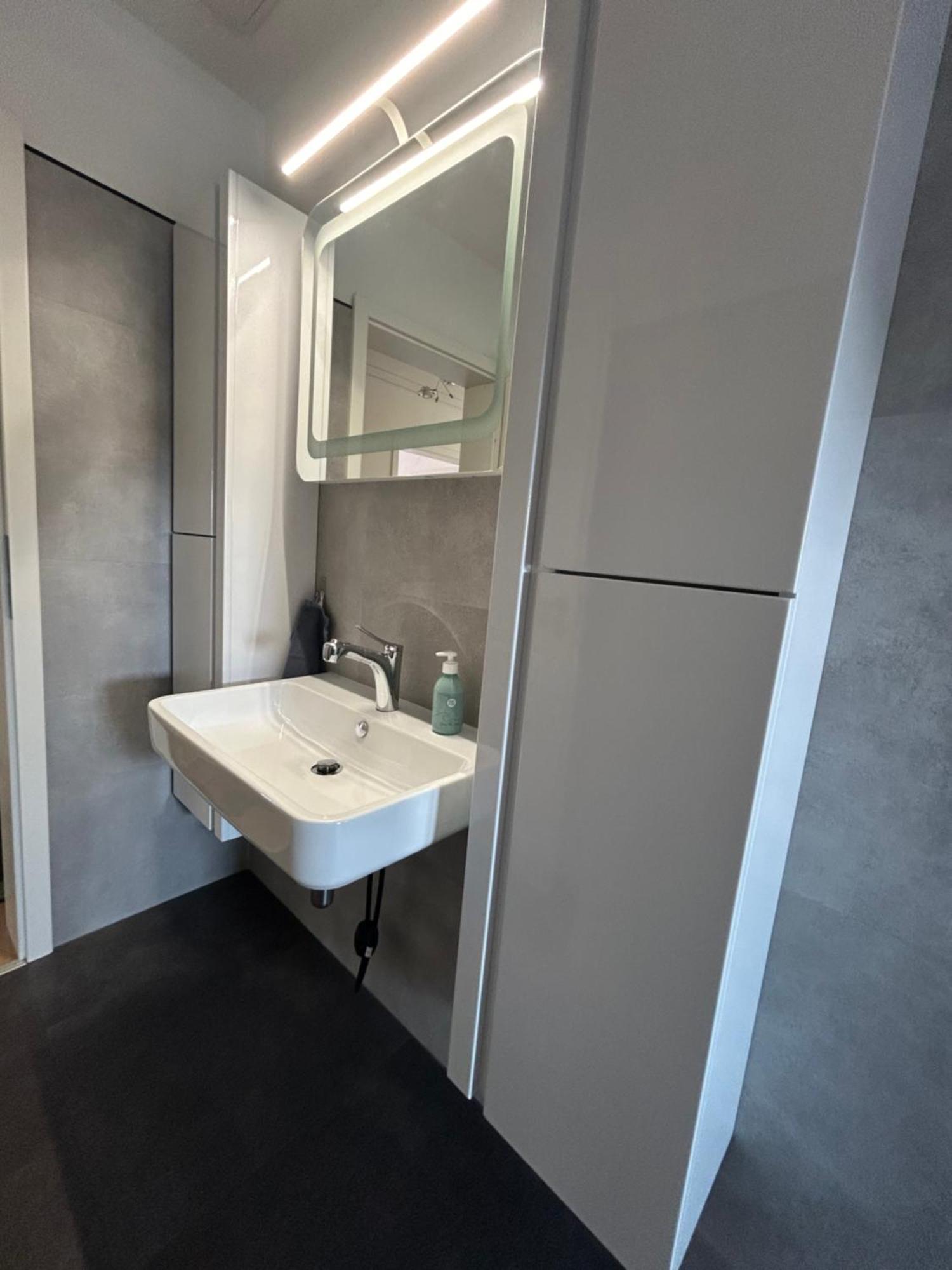 Schoene Neue 4 Zimmer Wohnung Mit Sued-Balkon Bis 8 Personen ナウムブルク エクステリア 写真