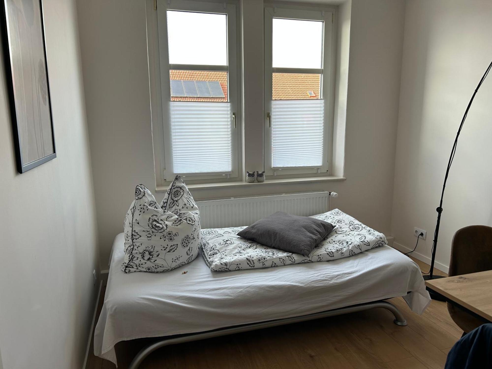 Schoene Neue 4 Zimmer Wohnung Mit Sued-Balkon Bis 8 Personen ナウムブルク エクステリア 写真